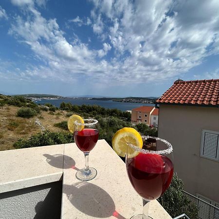 Apartments Vini Donji Seget Zewnętrze zdjęcie