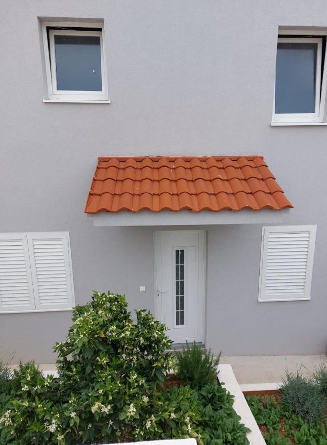 Apartments Vini Donji Seget Zewnętrze zdjęcie