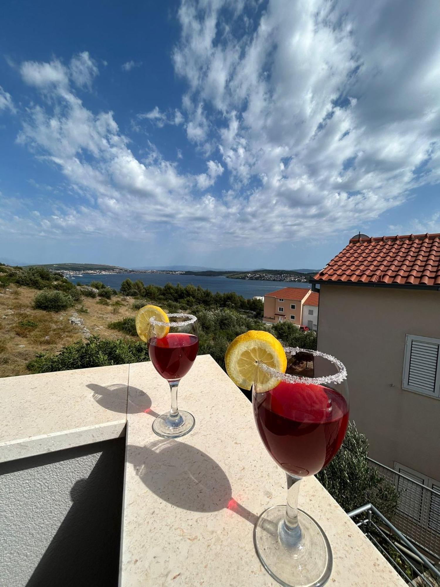 Apartments Vini Donji Seget Zewnętrze zdjęcie
