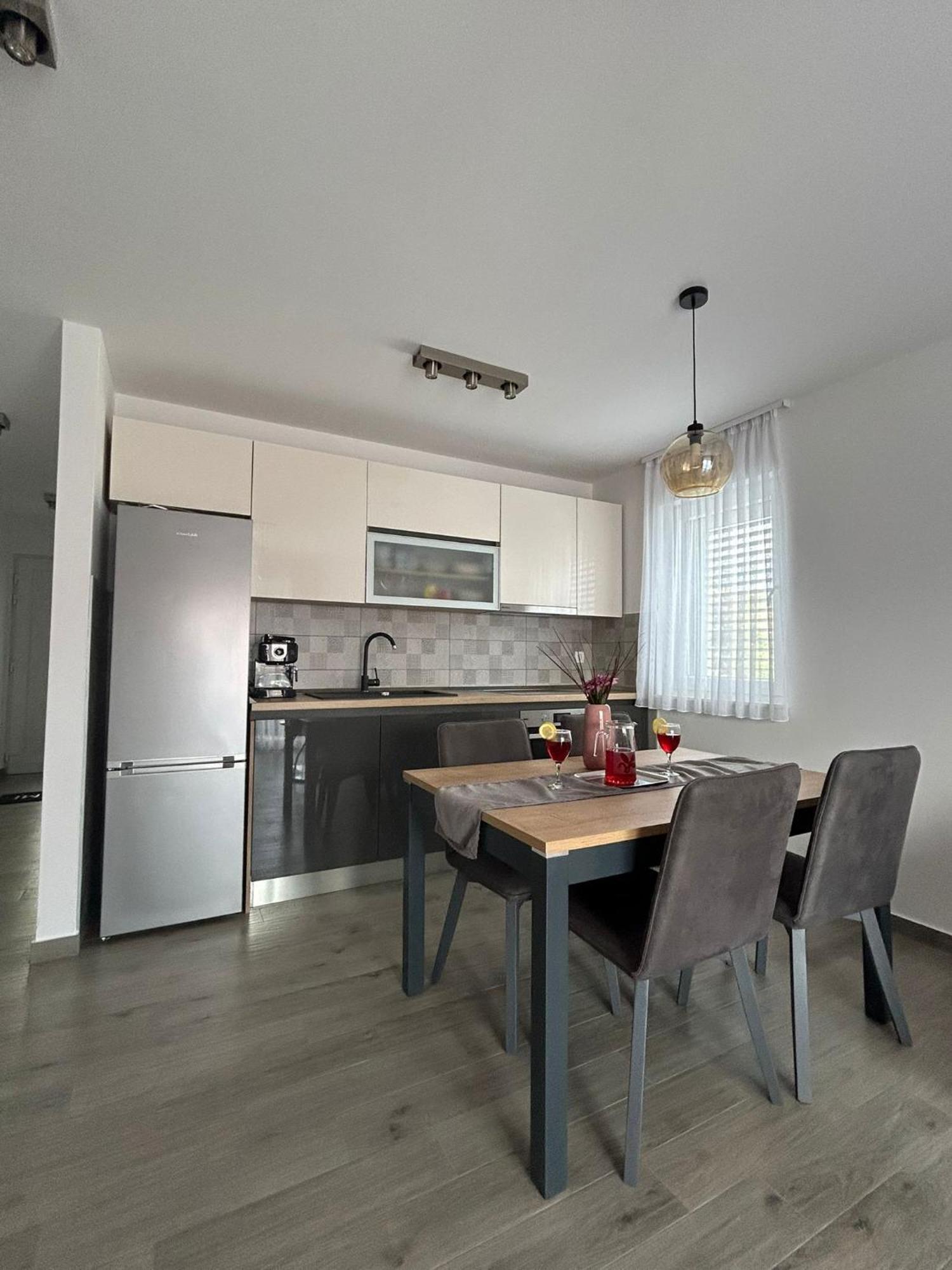 Apartments Vini Donji Seget Zewnętrze zdjęcie